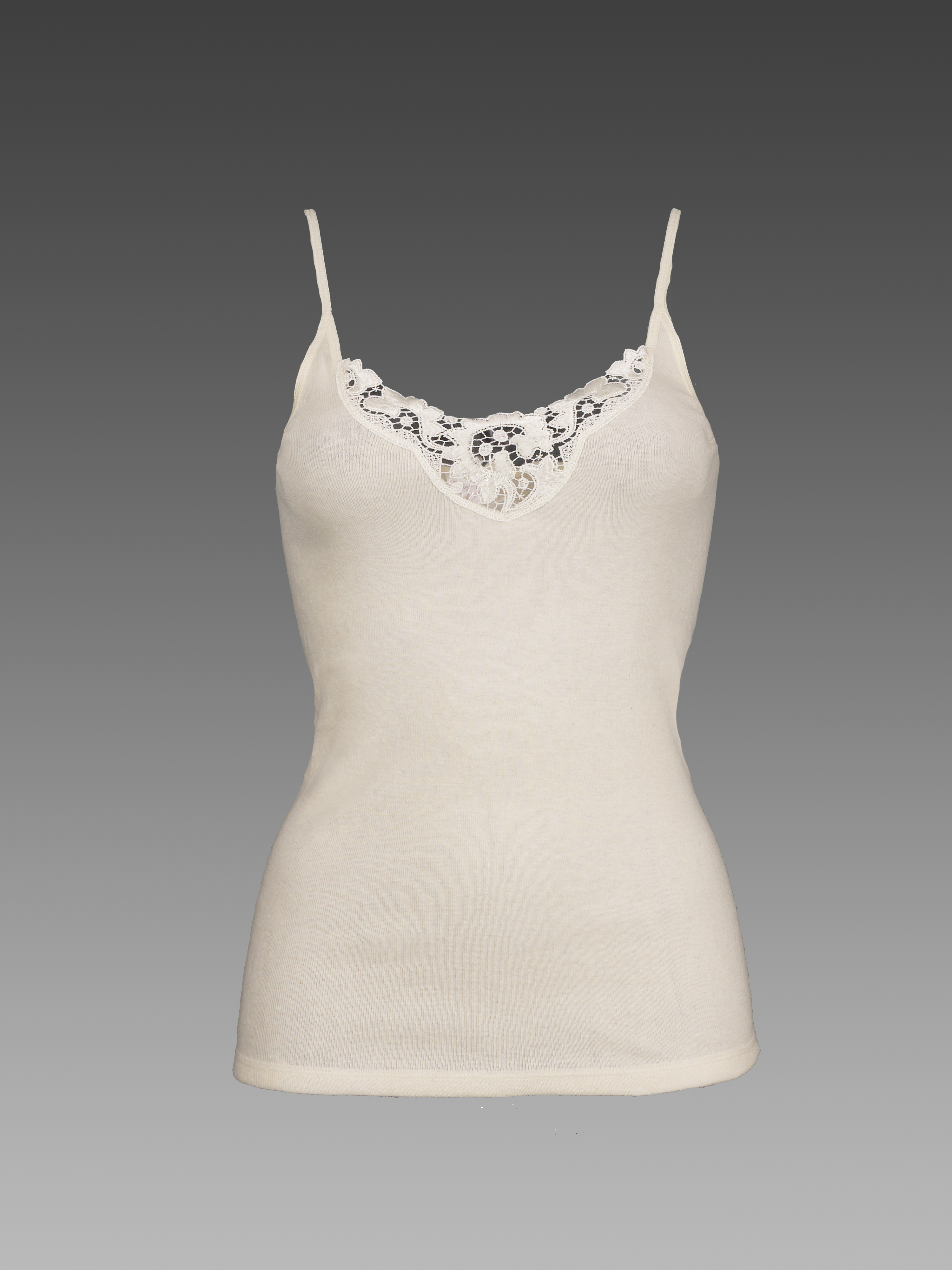 Trägerhemd für Damen mit Spitzeneinsatz <p> 30% Angora 40% Modal 30% Seide