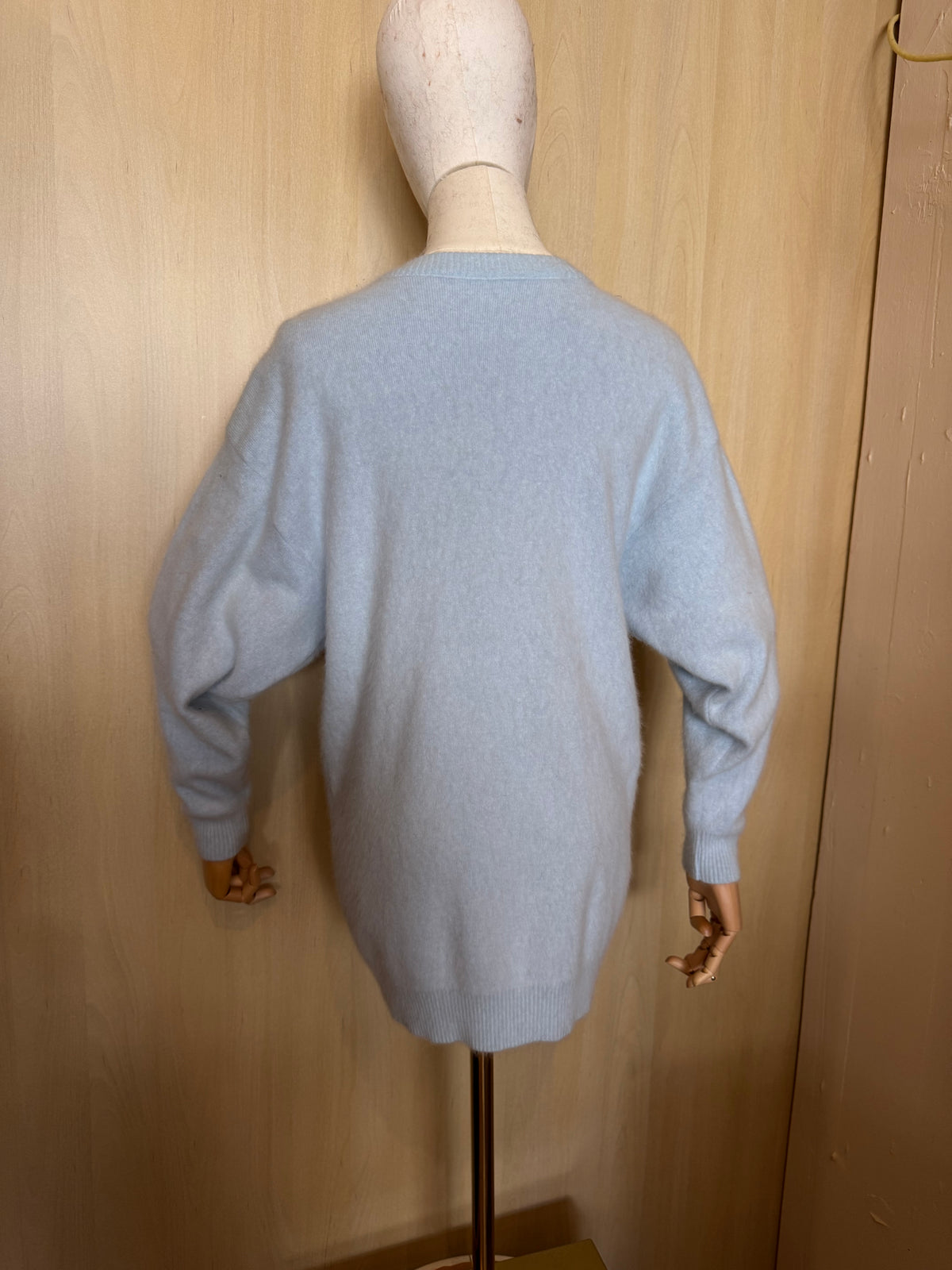 Kuscheliger Strickcardigan mit Knöpfen & Rundhalsausschnitt in Hellblau