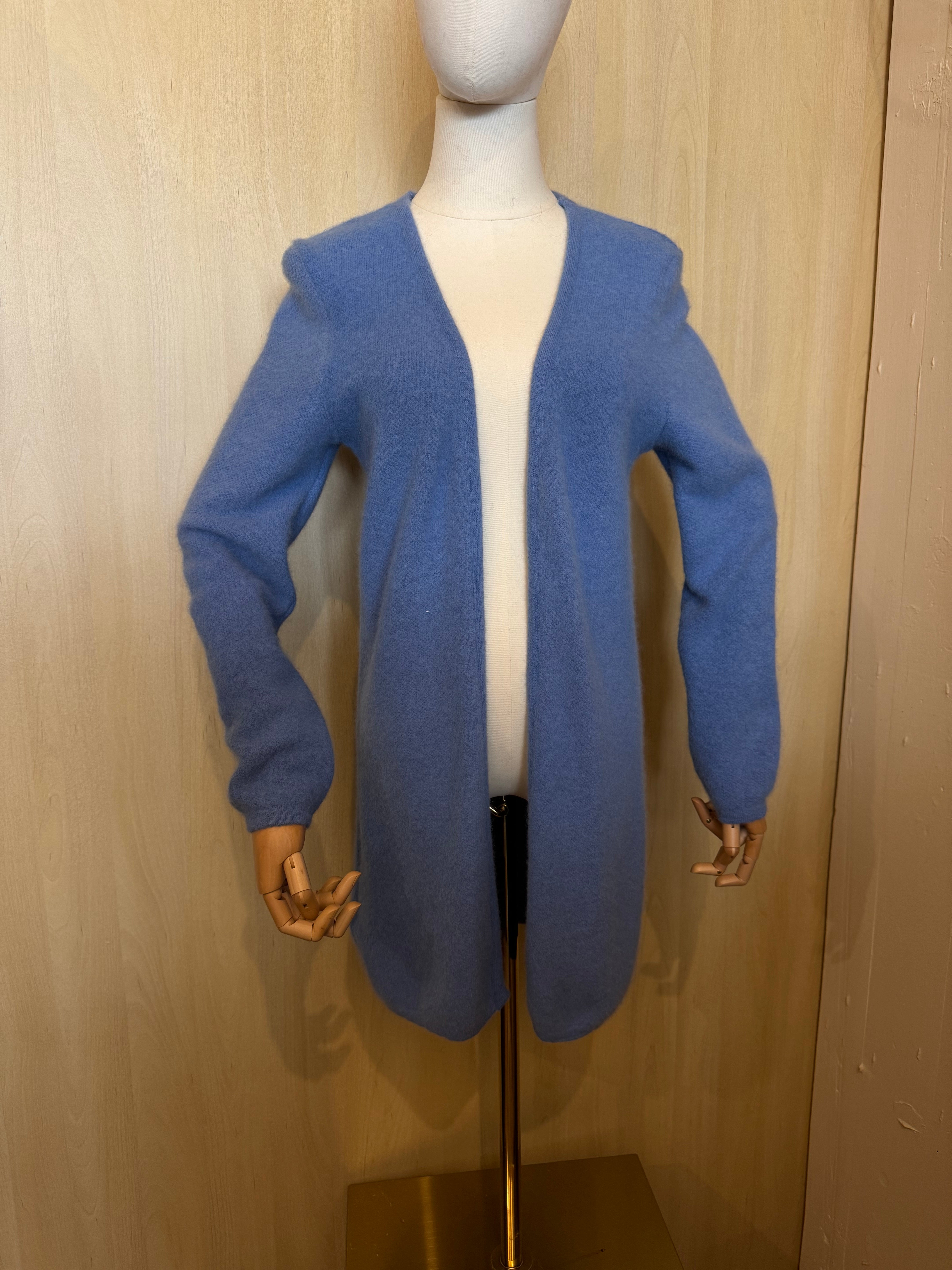 Flauschige lange Strickjacke mit offenem Front-Design – Jeansblau
