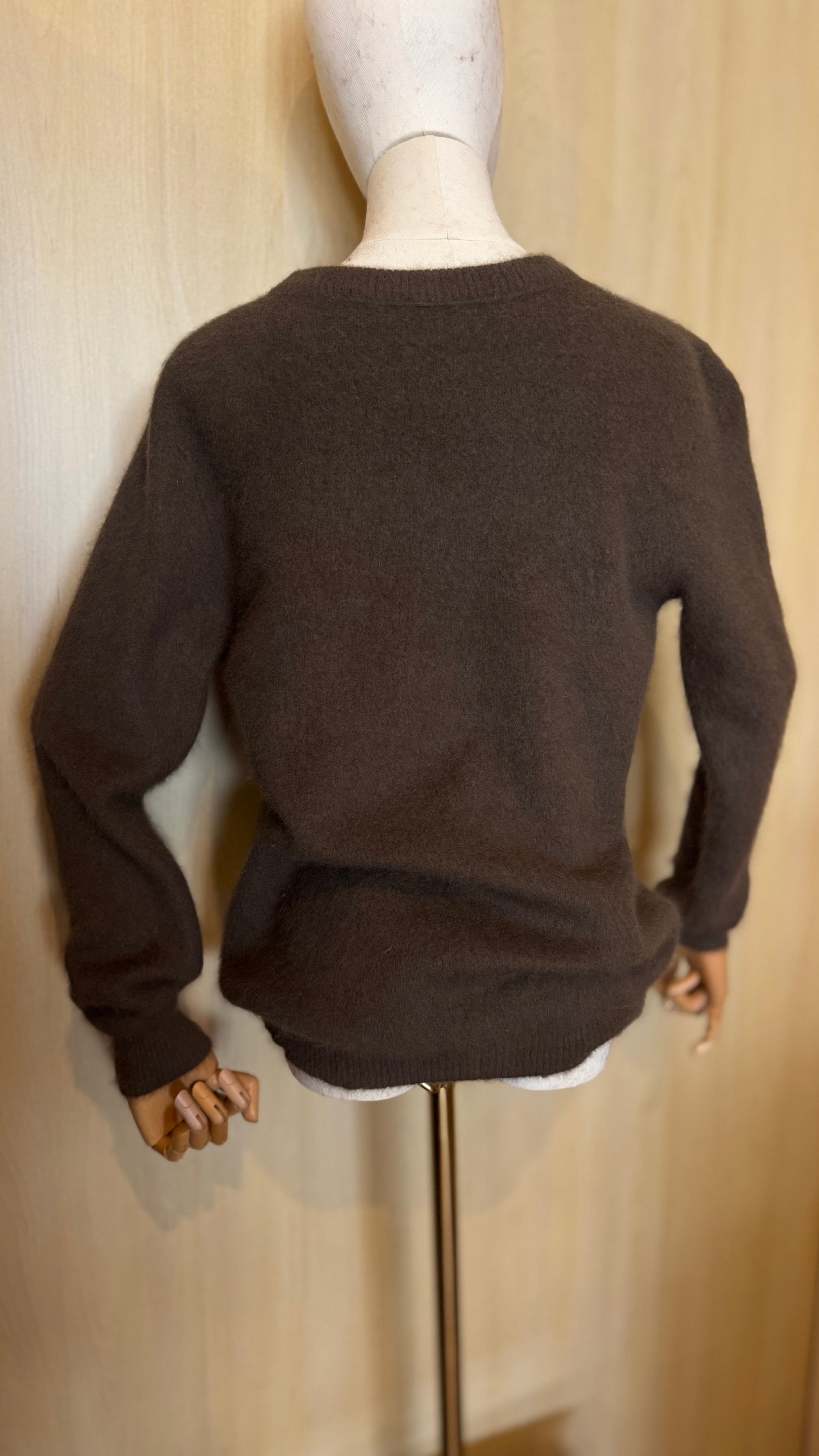 Hochflauschpullover mit V-Ausschnitt in haselnuss