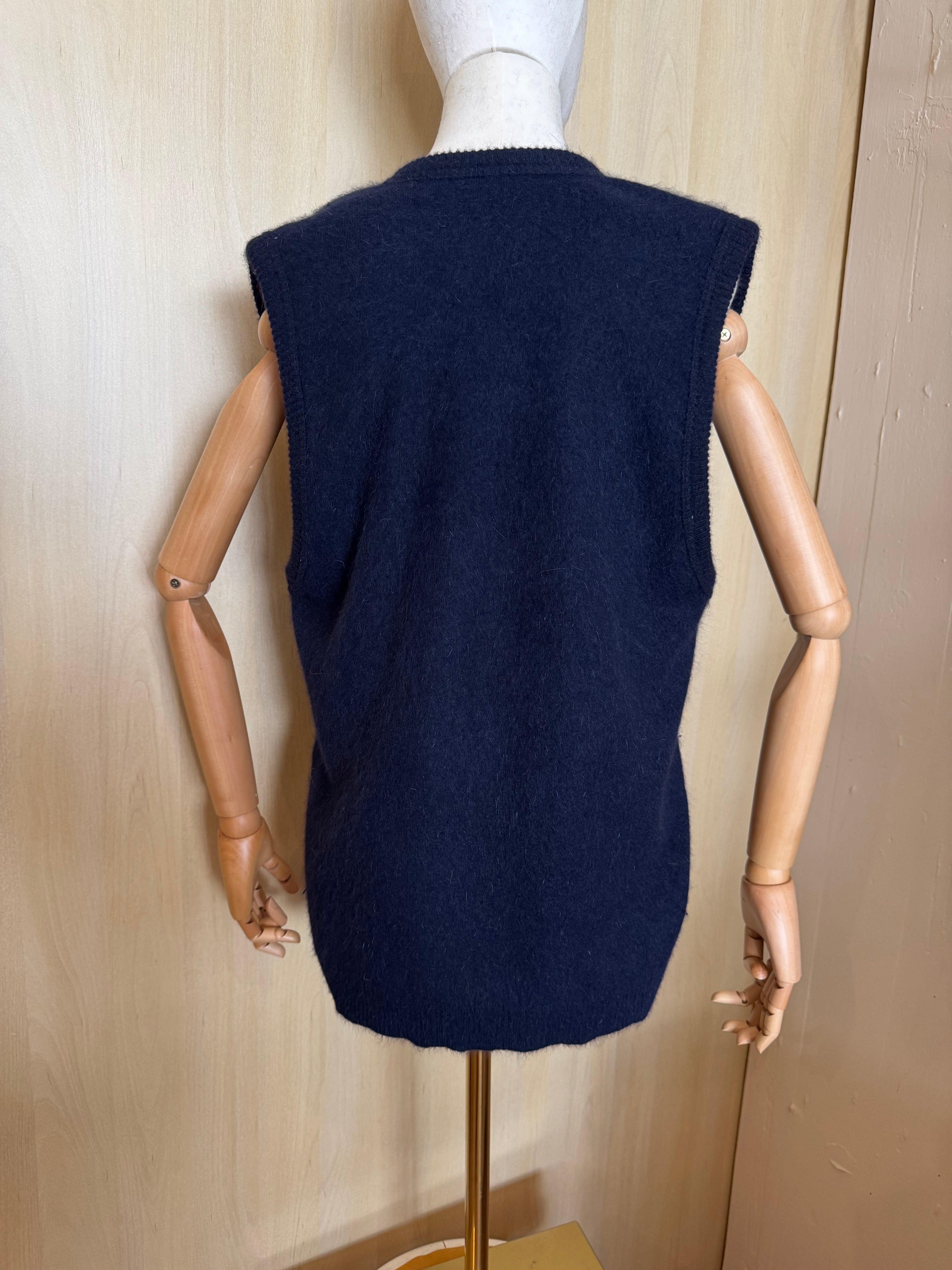 Eleganter Strickpullunder mit Knopf & V-Ausschnitt in Marine
