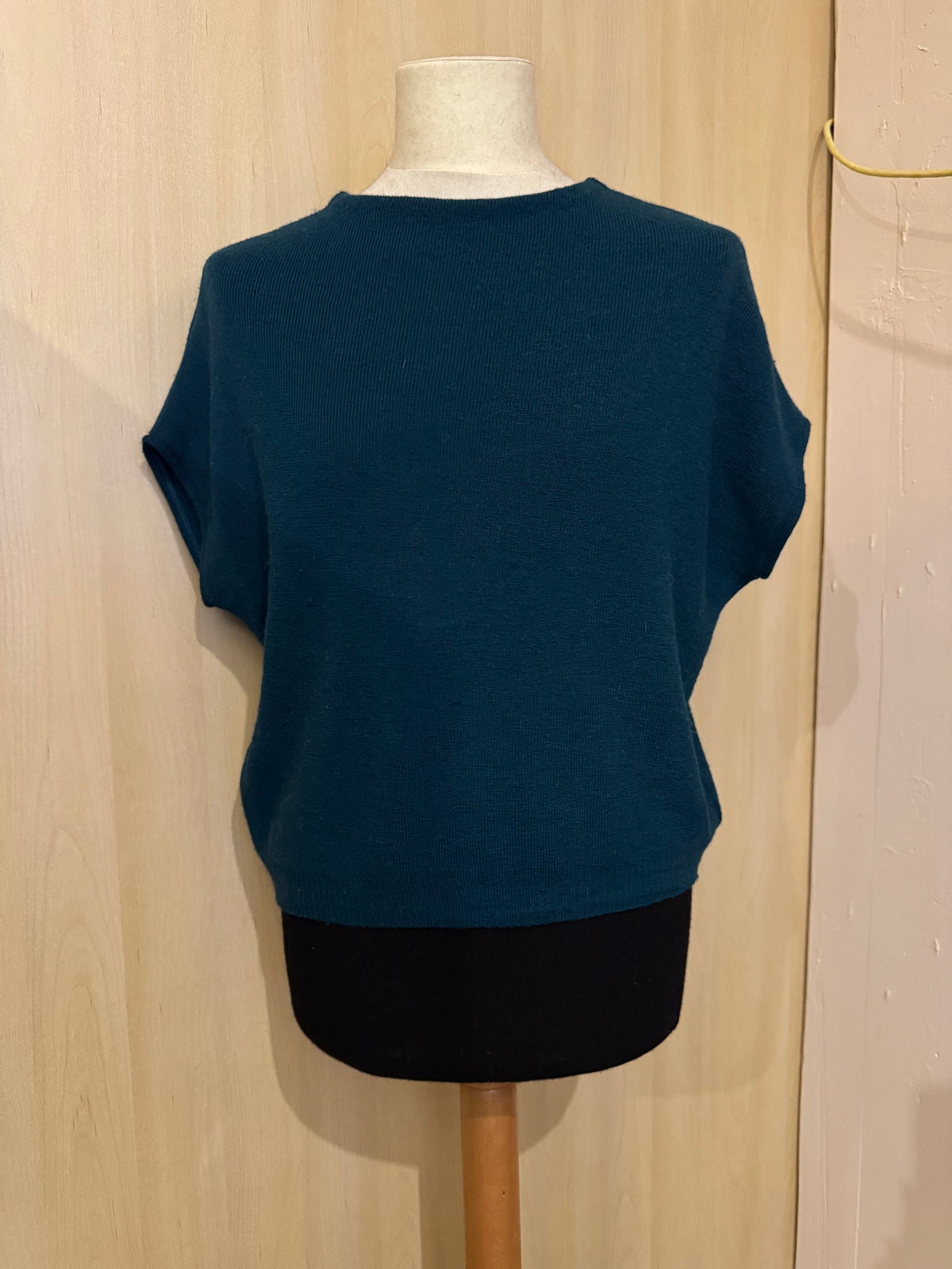 Ärmelloses Stricktop in Petrol / Kurzarm-Pullunder