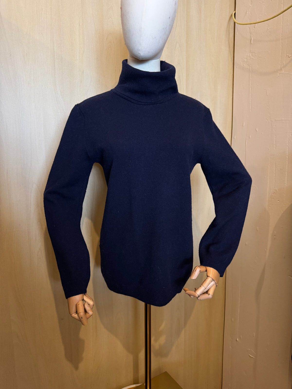 Klassischer Rollkragenpullover in Dunkelblau / Marine