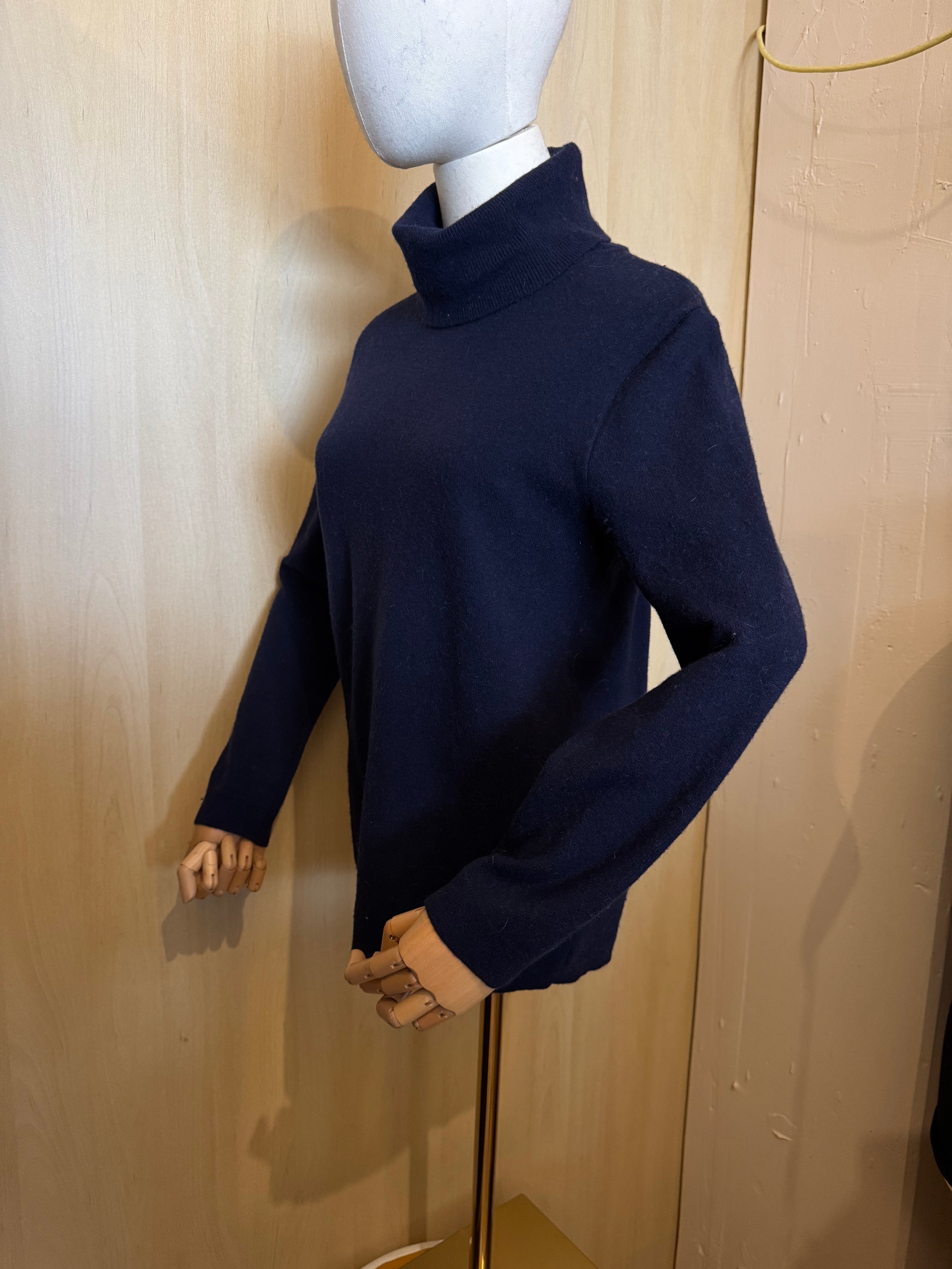 Klassischer Rollkragenpullover in Dunkelblau / Marine