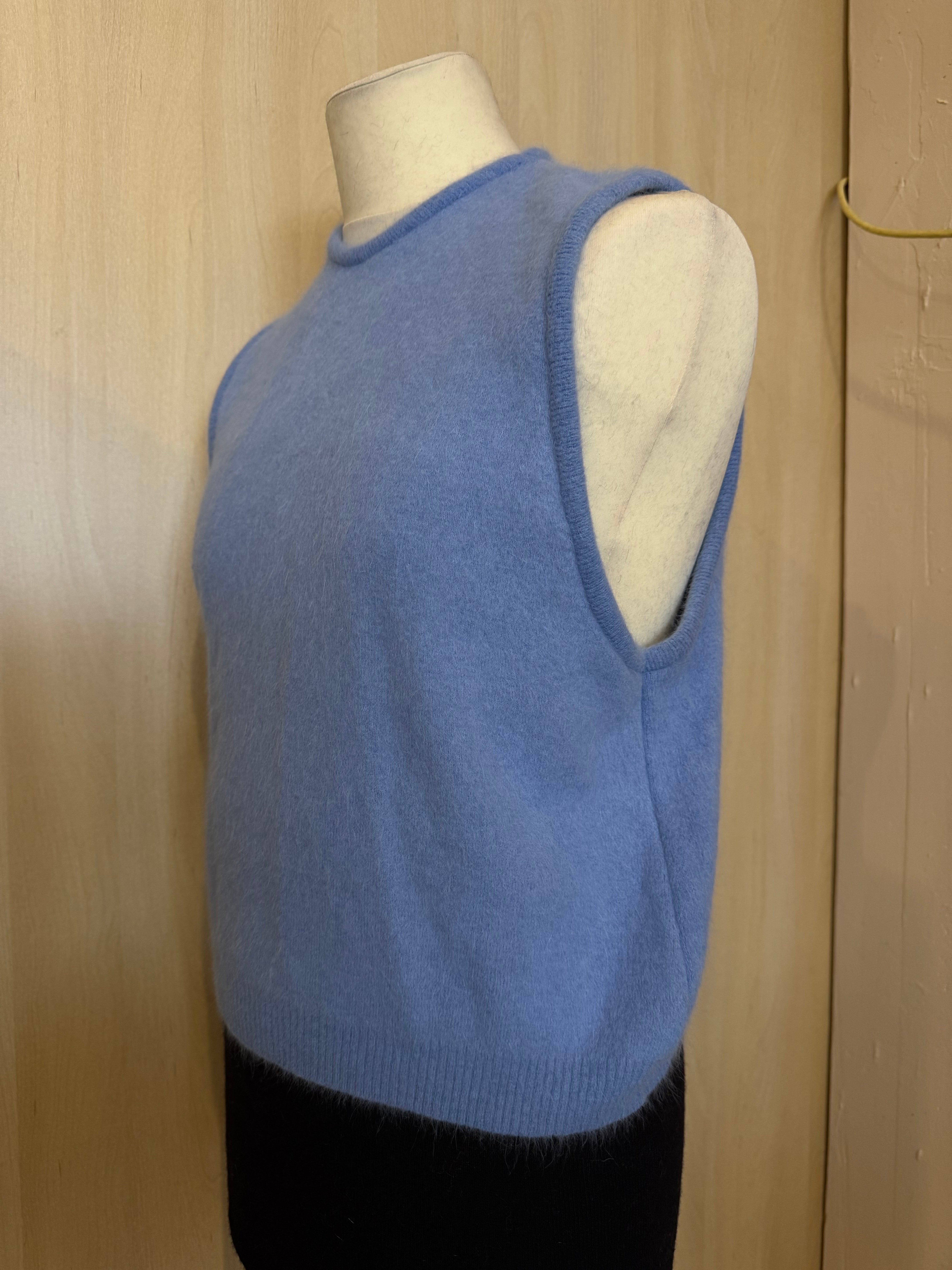 Ärmelloser Feinstrick-Pullunder / Weste in Jeansblau