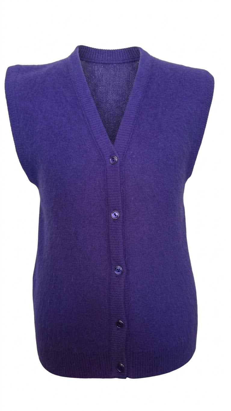 Klassische Strickweste in Aubergine mit V-Ausschnitt