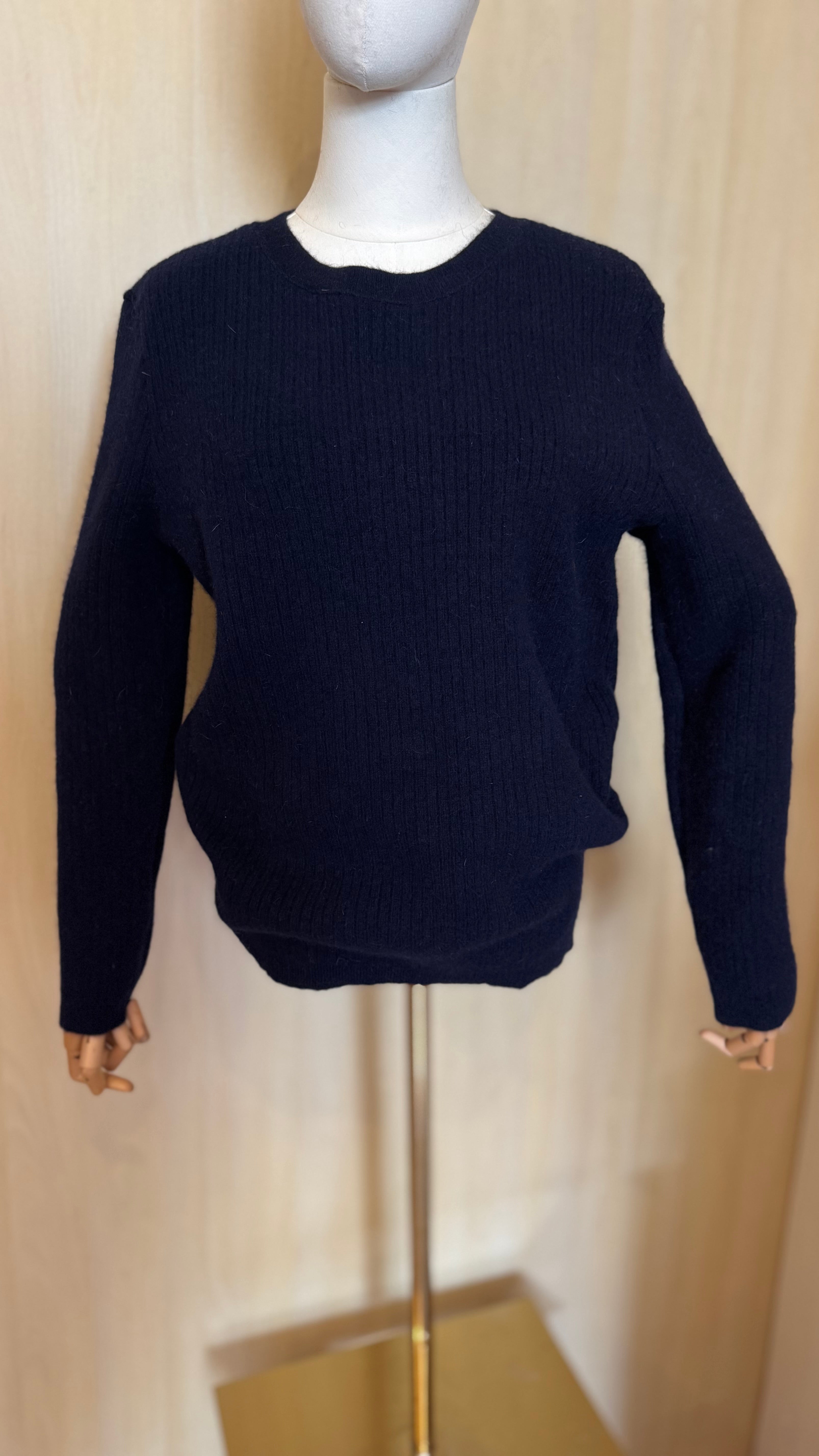 Pullover mit Rundhalsausschnitt und Rippenmusteroptik in Marine